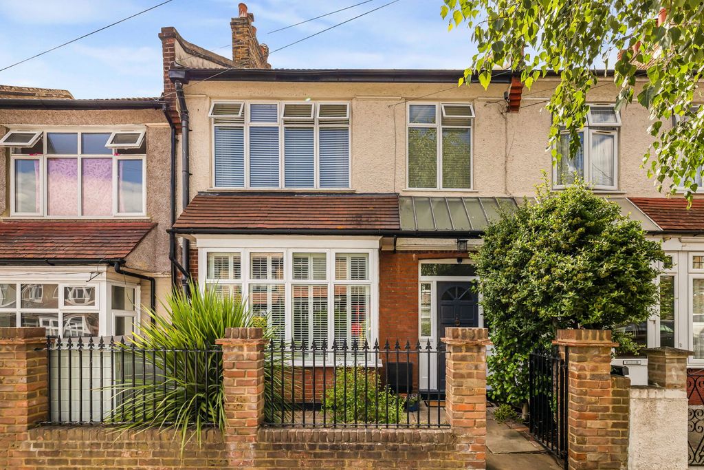Property photo 1 of 18