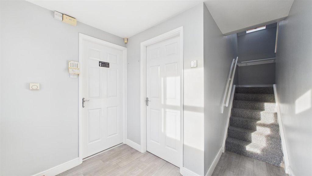 Property photo 3 of 21 Cam05101G0-Pr0113-Still015.Jpg