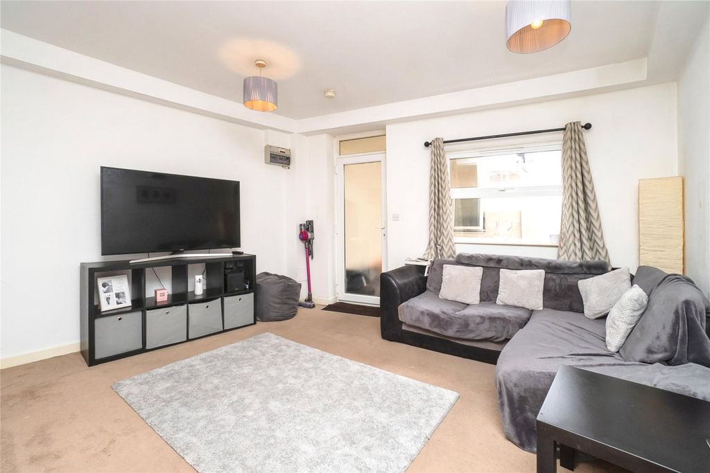 Property photo 2 of 12 Photography