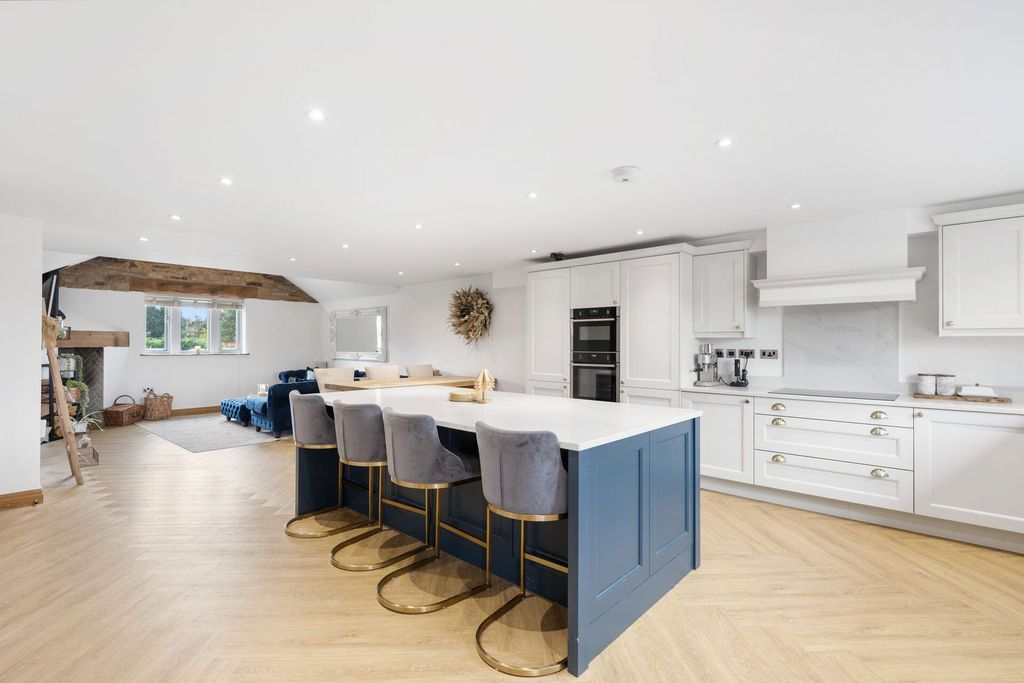 Property photo 3 of 30