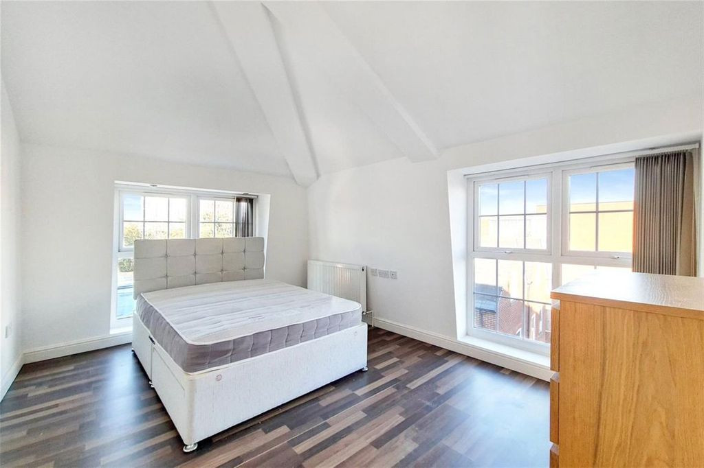Property photo 3 of 6