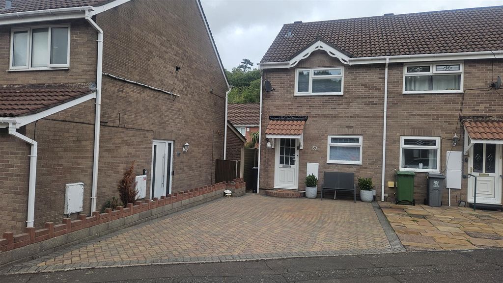 Property photo 1 of 24 Lauriston 24.Jpg