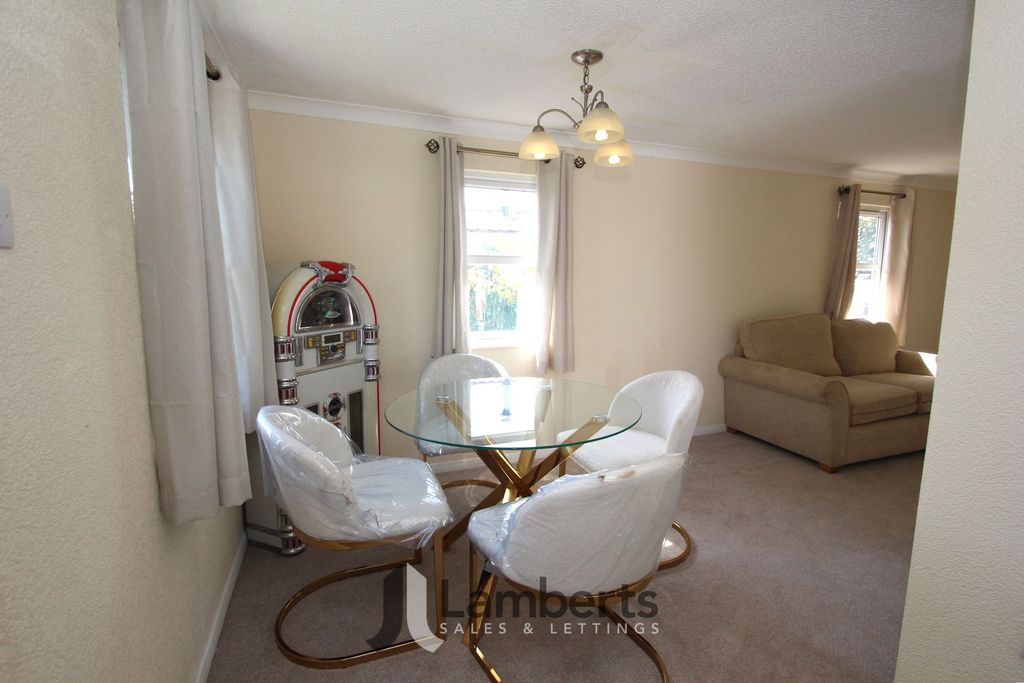 Property photo 2 of 17 Lounge/Diner