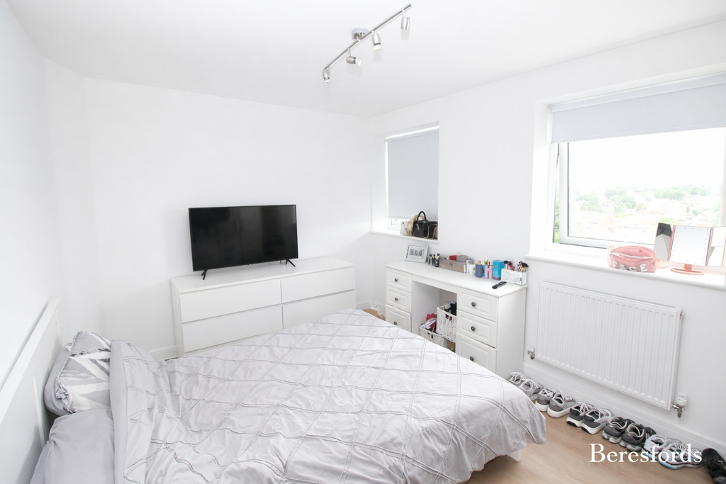 Property photo 3 of 6 Bedroom