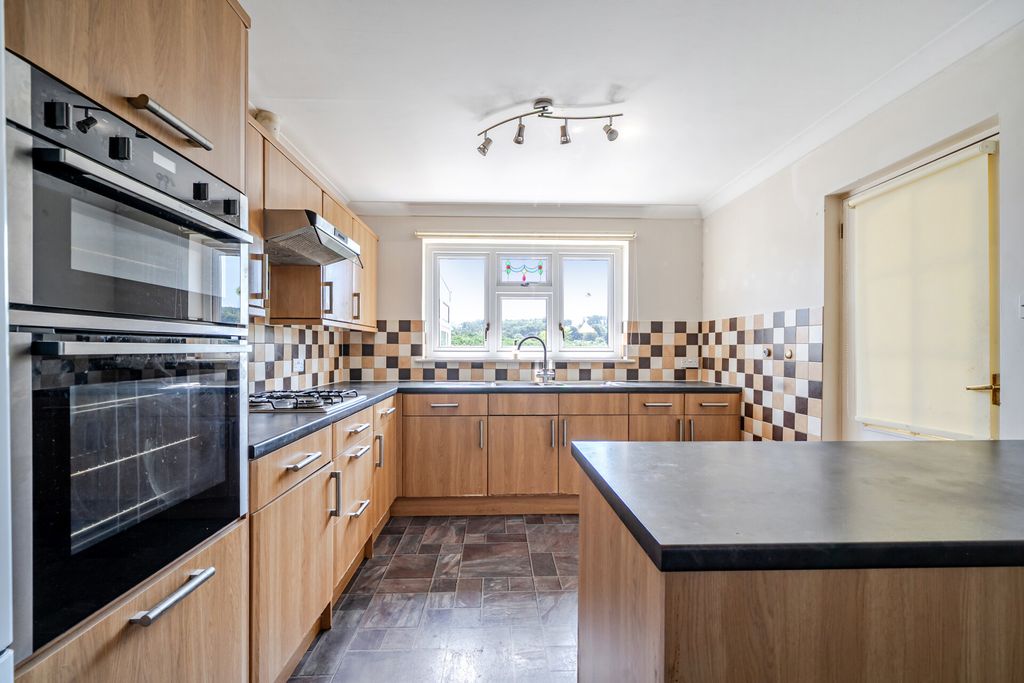 Property photo 2 of 24 1508254-21-6A7Ca6...