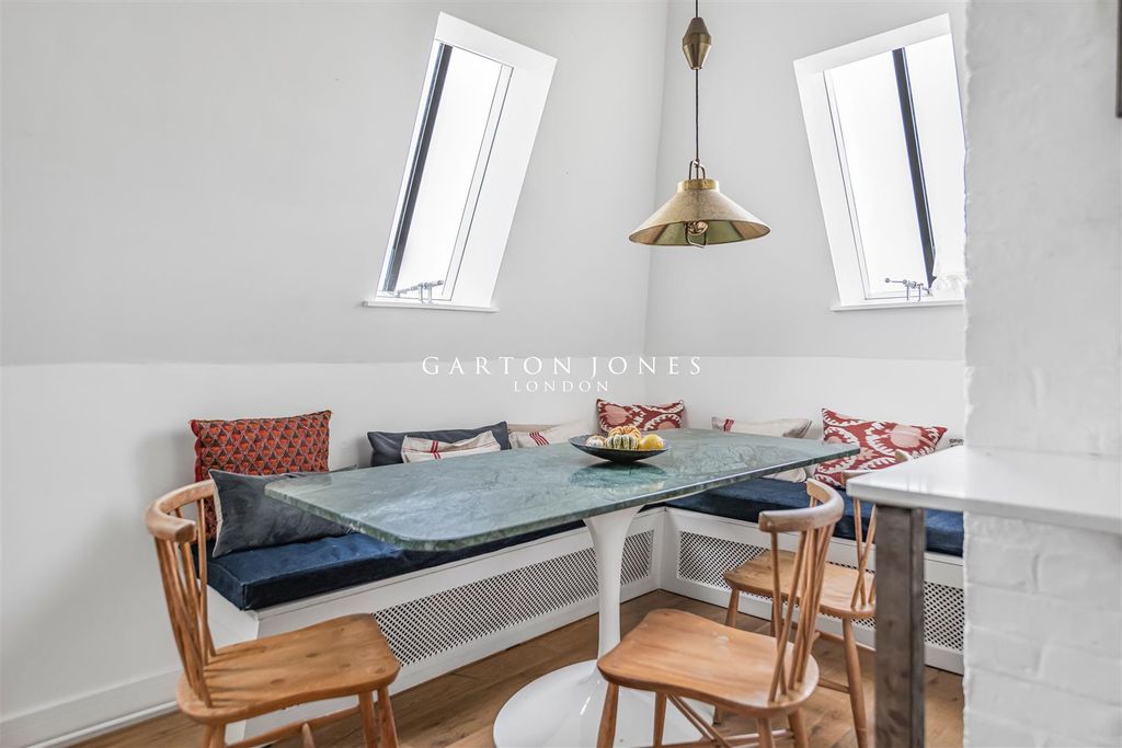 Property photo 3 of 23 Reception