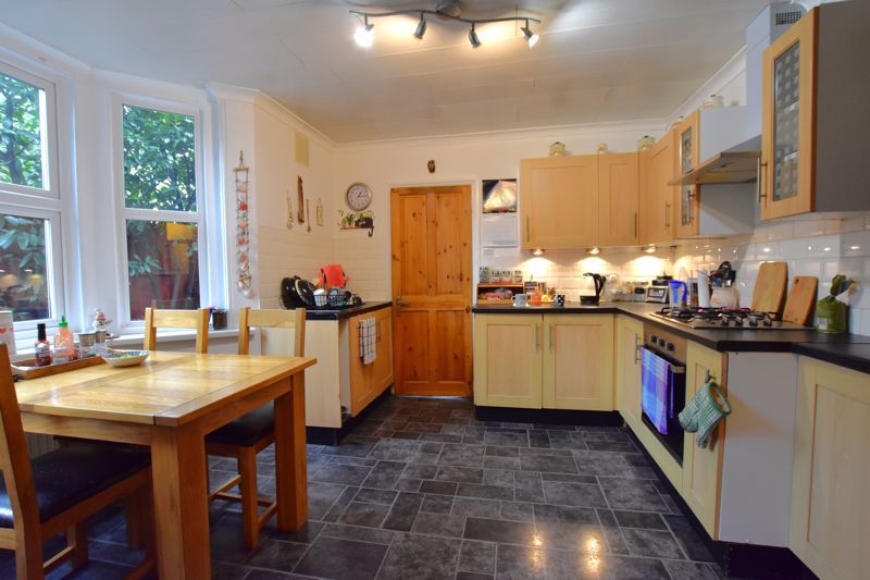 Property photo 3 of 8 Photo 6