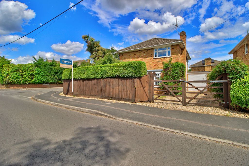 Property photo 2 of 21