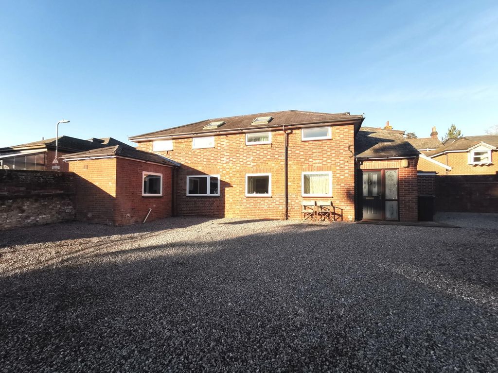 Property photo 1 of 10 Image