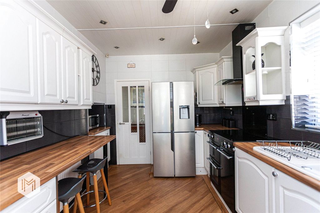 Property photo 3 of 21 Picture No. 06