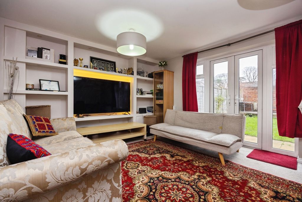 Property photo 3 of 20 Pbox-Img.Jpg