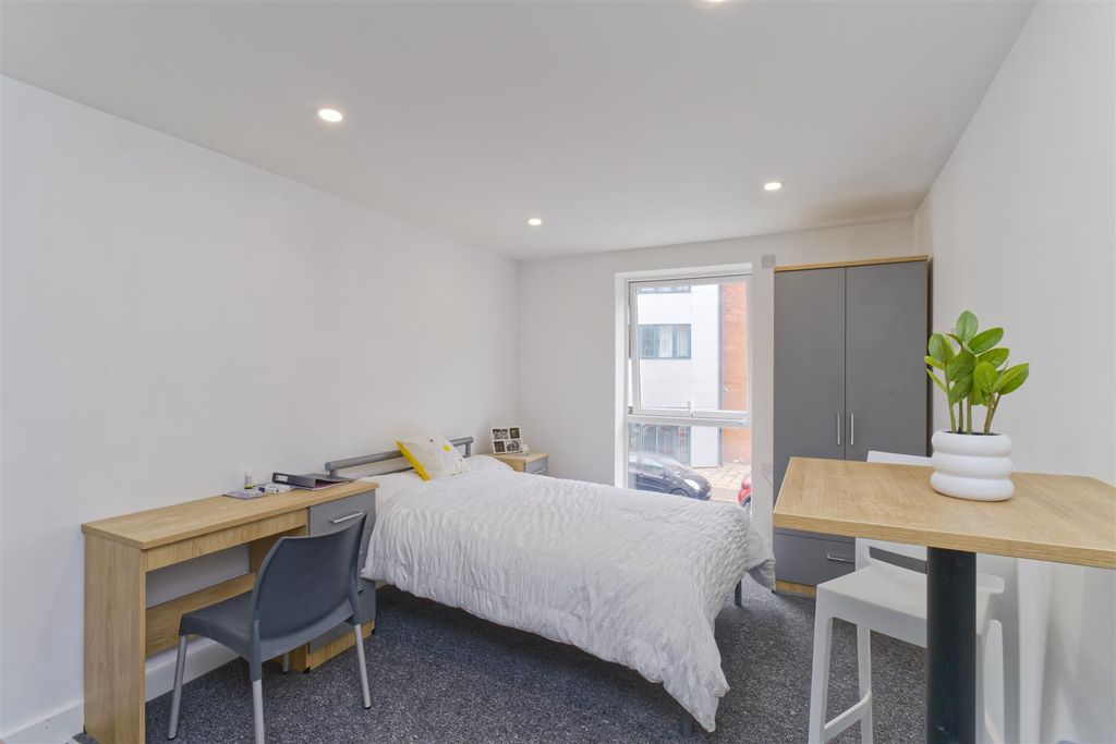 Property photo 1 of 7 Dressed Room 1.Jpg