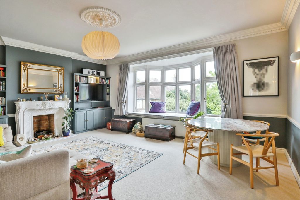 Property photo 3 of 17 Photography