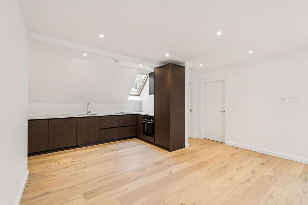 Property photo 1 of 9 Image