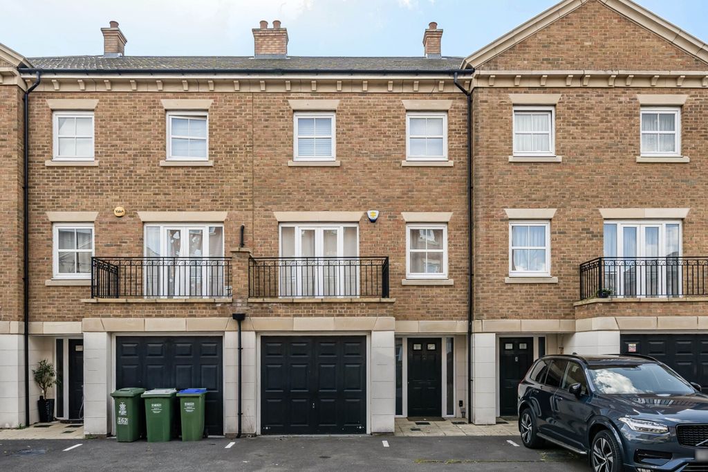 Property photo 1 of 15 External