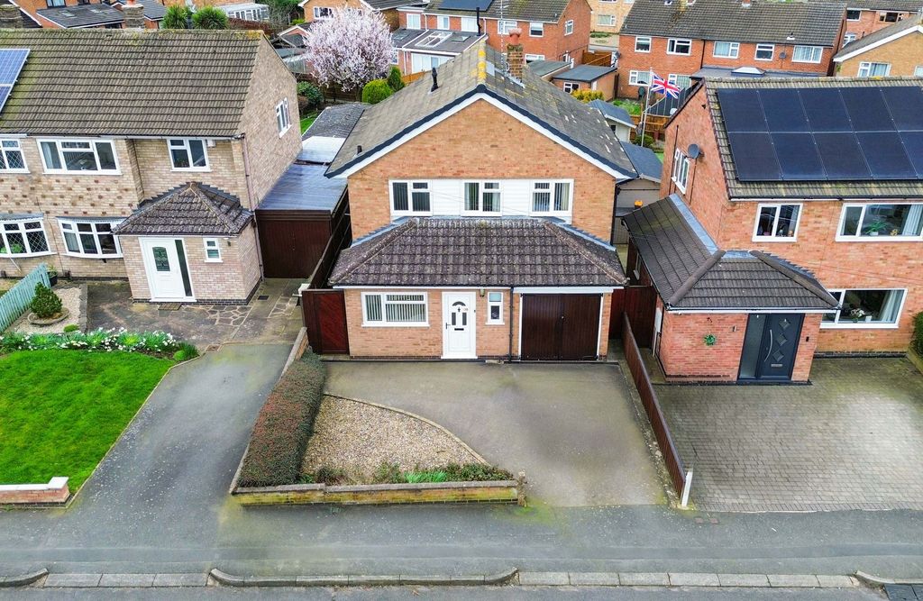 Property photo 2 of 25