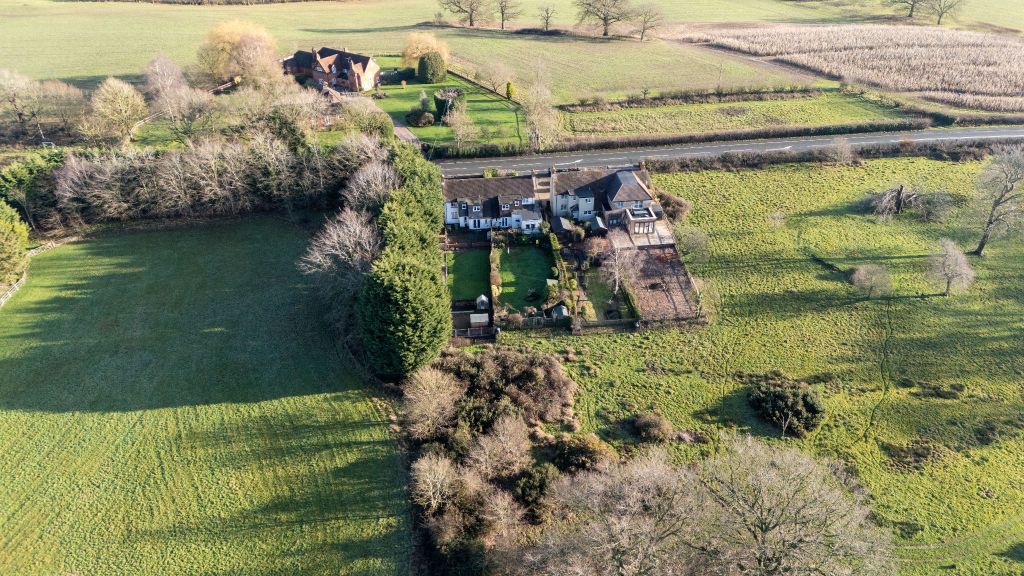 Property photo 3 of 37 Photograph 3