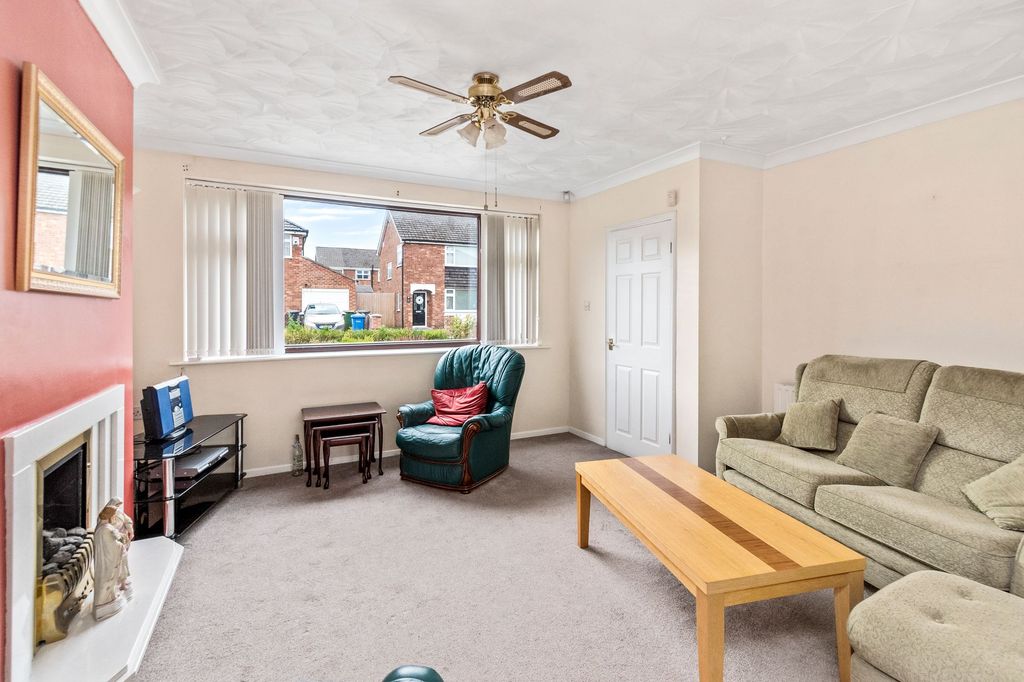 Property photo 2 of 19