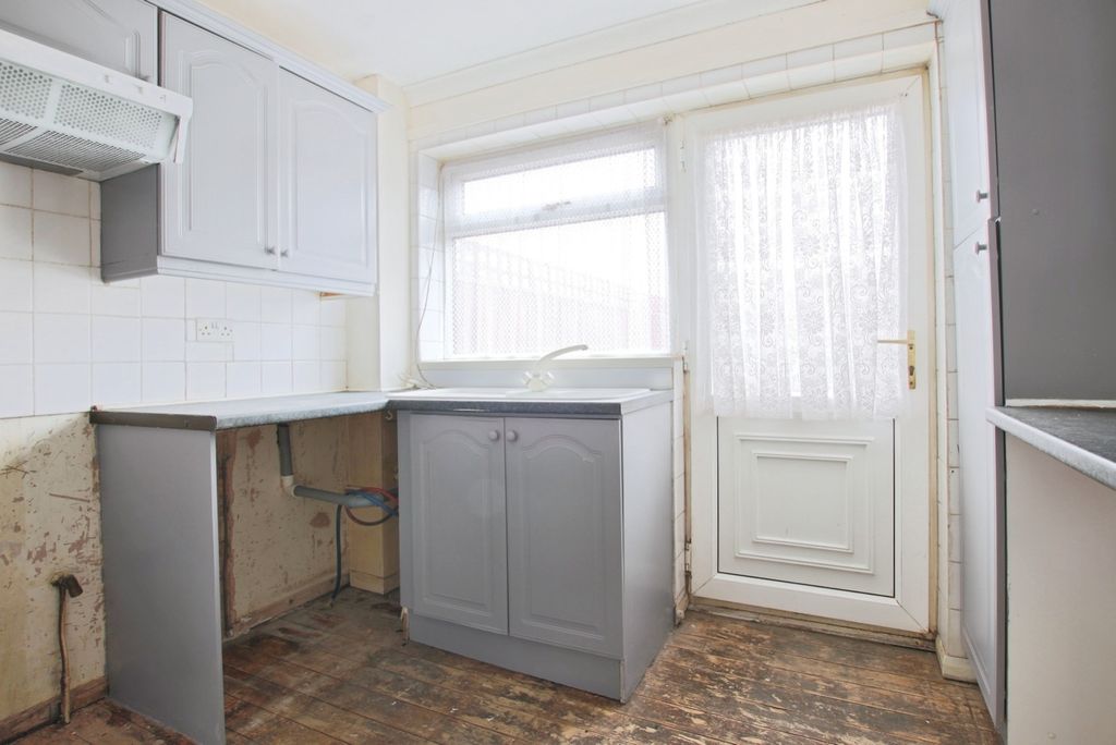 Property photo 2 of 9 4200384