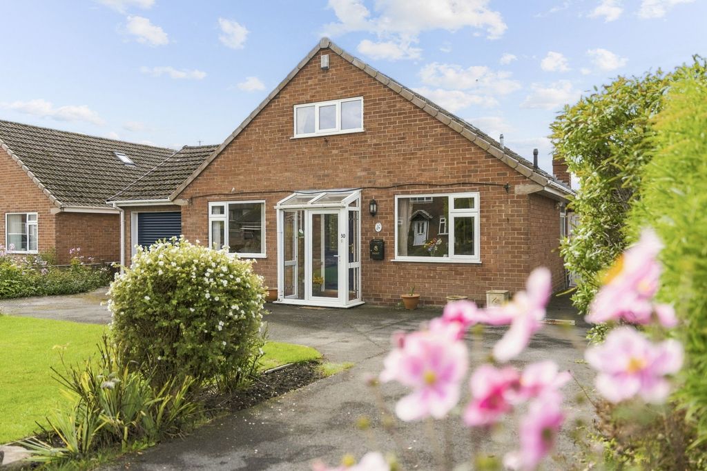 Property photo 2 of 28