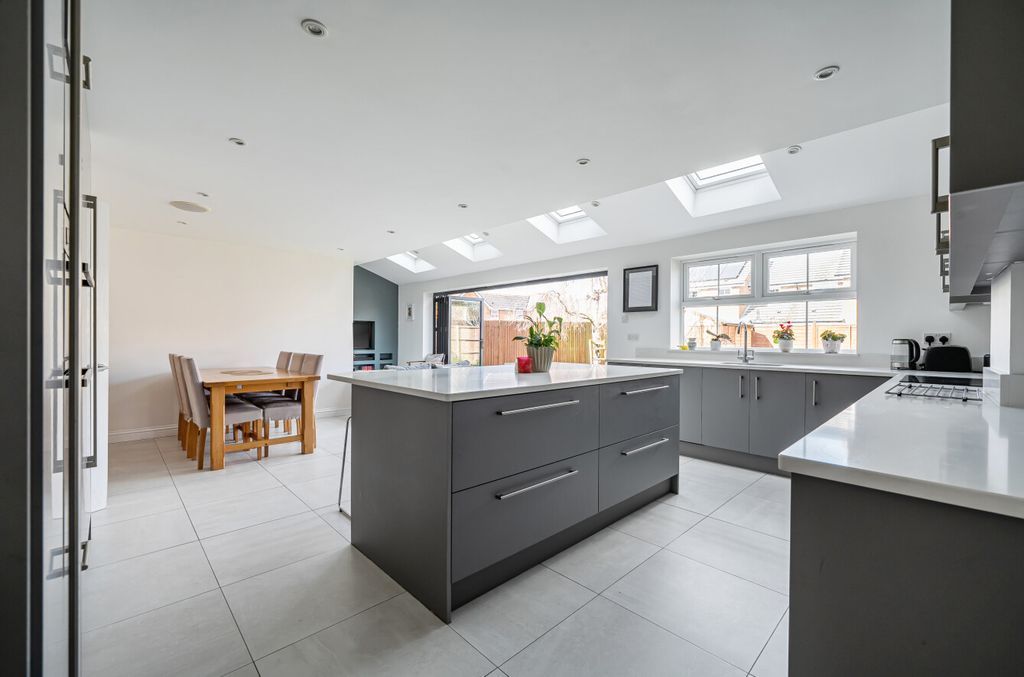 Property photo 3 of 17 1424657-14-69B17E...