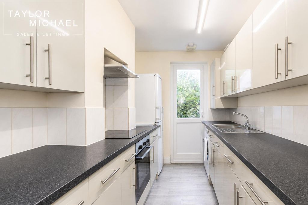 Property photo 1 of 19 Kitchen