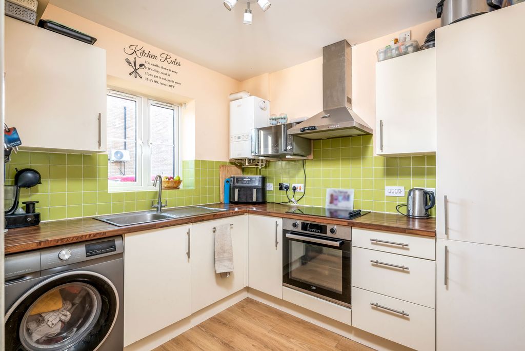 Property photo 2 of 24