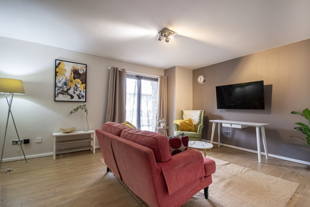 Property photo 2 of 11 2