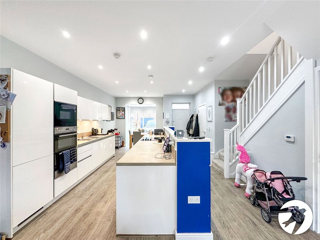 Property photo 3 of 14 Open Plan