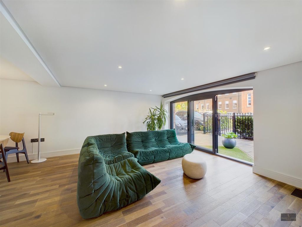 Property photo 2 of 35 Cam01856G0-Pr0033-Still006.Jpg