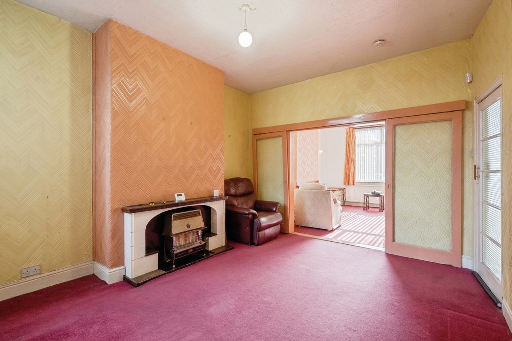 Property photo 3 of 33 Pbox-Img.Jpg