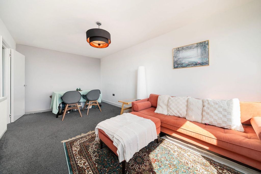 Property photo 3 of 12 3
