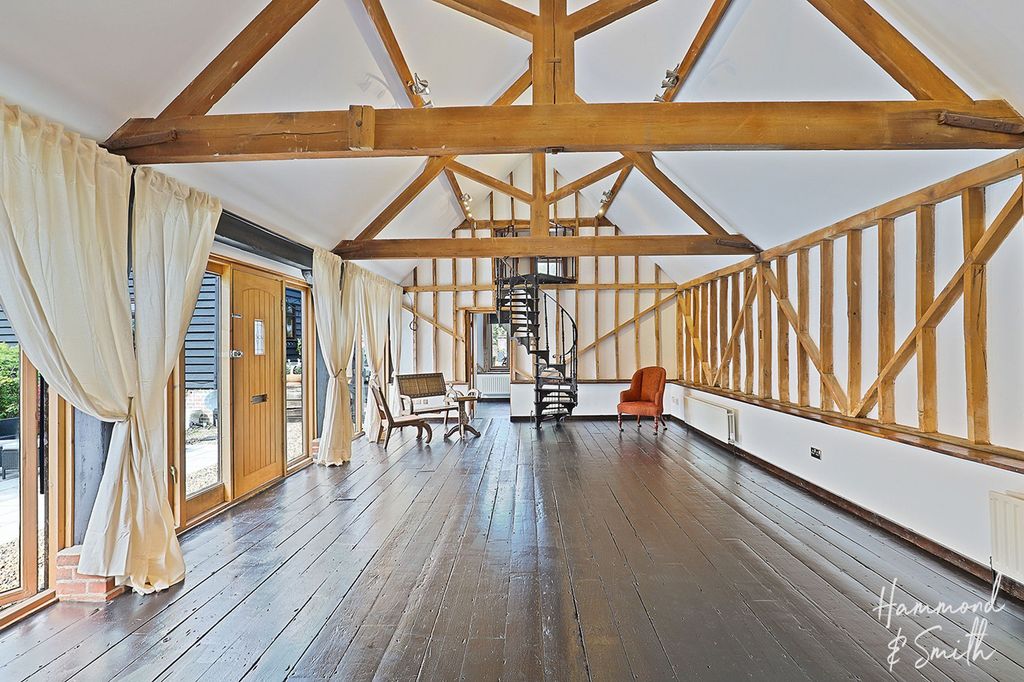 Property photo 3 of 23