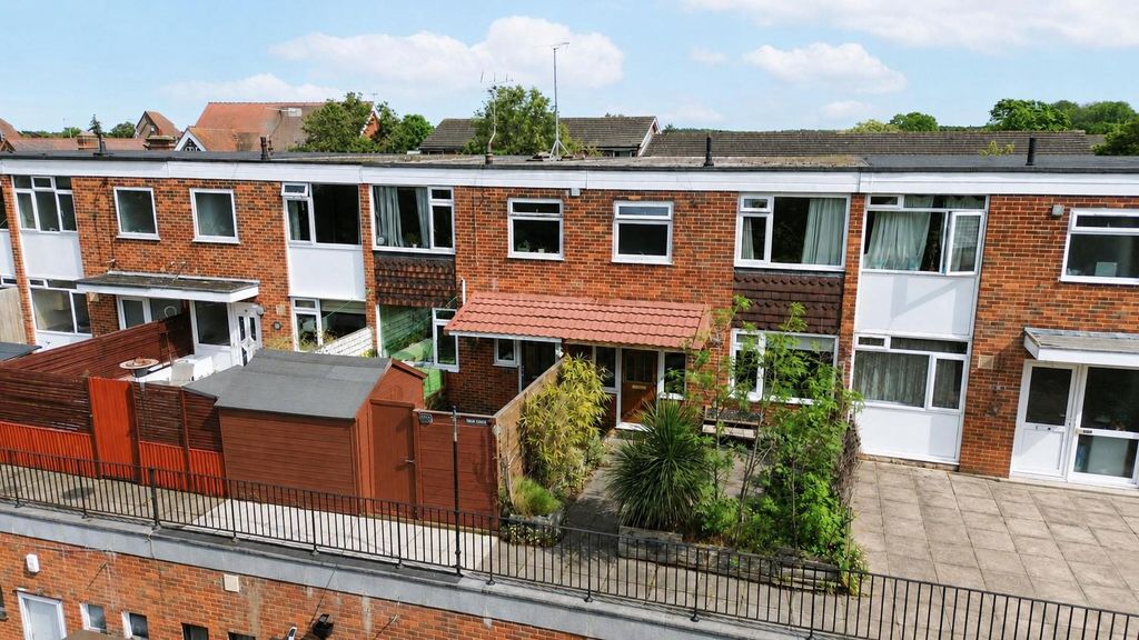 Property photo 1 of 17 External