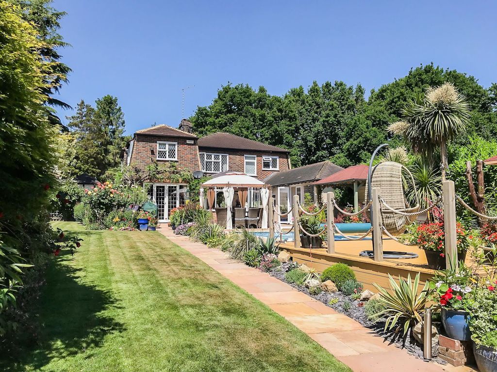 Property photo 2 of 20