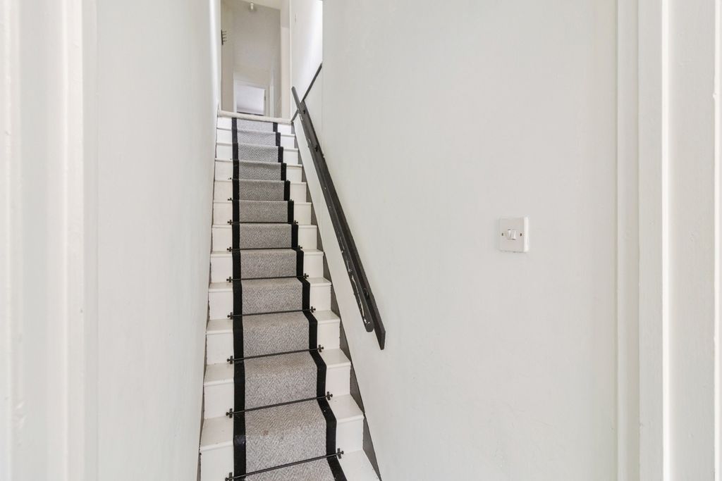 Property photo 2 of 15 Pbox-Img.Jpg