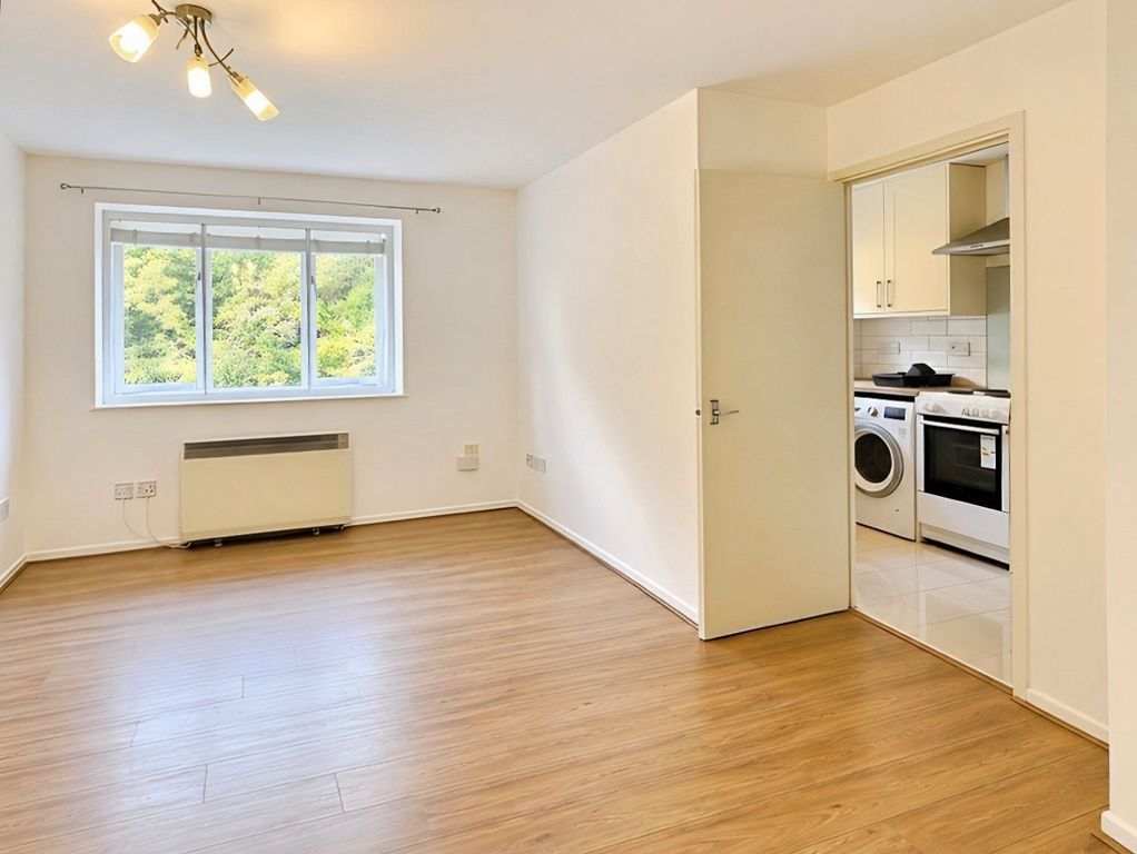 Property photo 3 of 10 Pbox-Img.Png