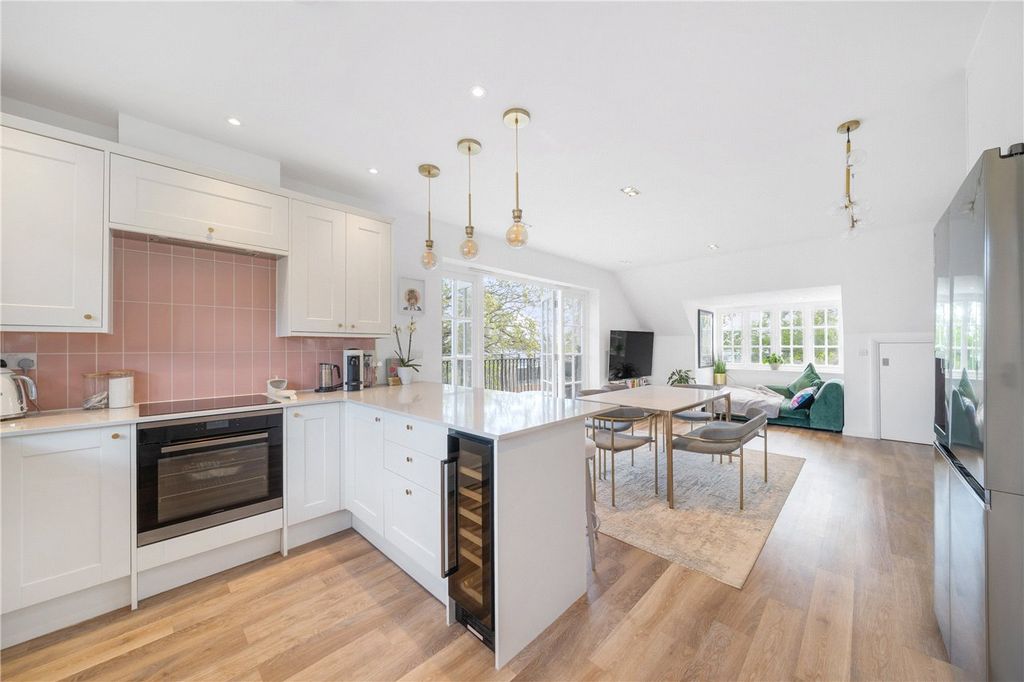 Property photo 1 of 10 Kitchen