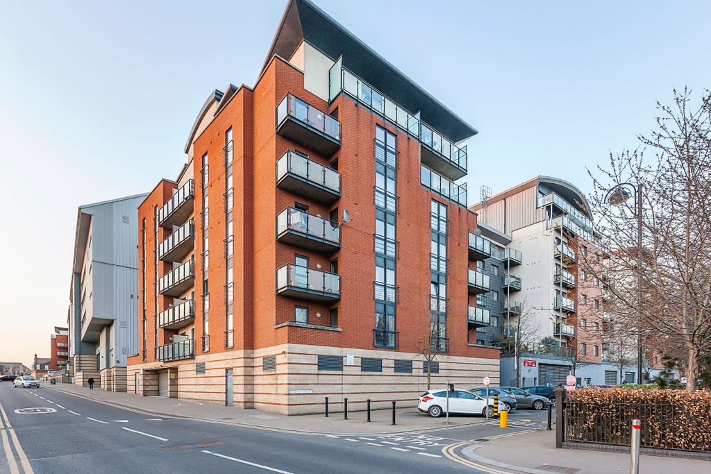 Property photo 1 of 19 External