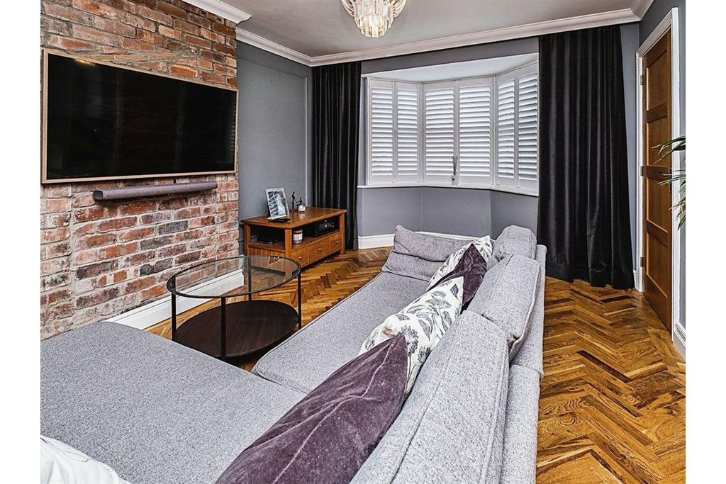 Property photo 2 of 16