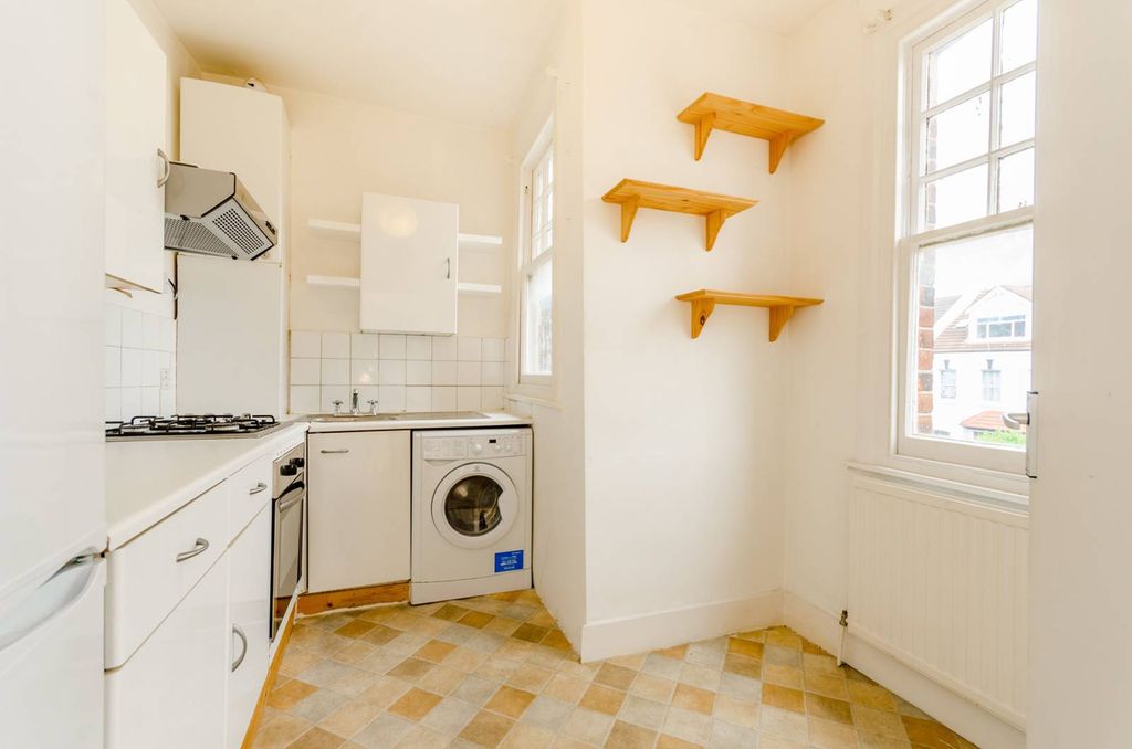 Property photo 3 of 6