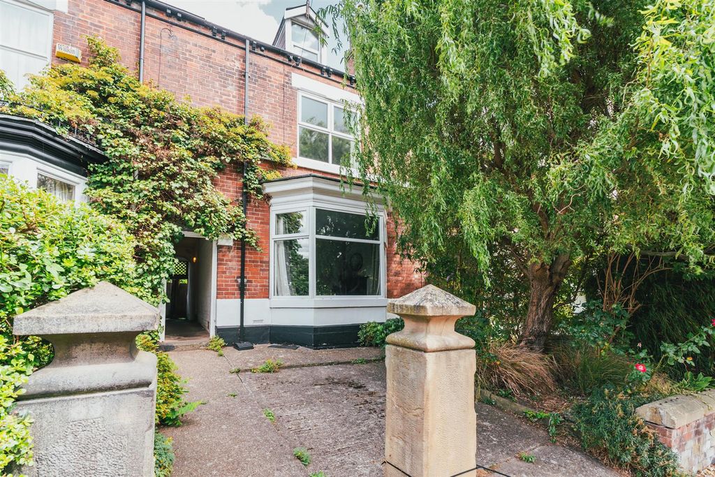 Property photo 1 of 21 Exterior And Gardens