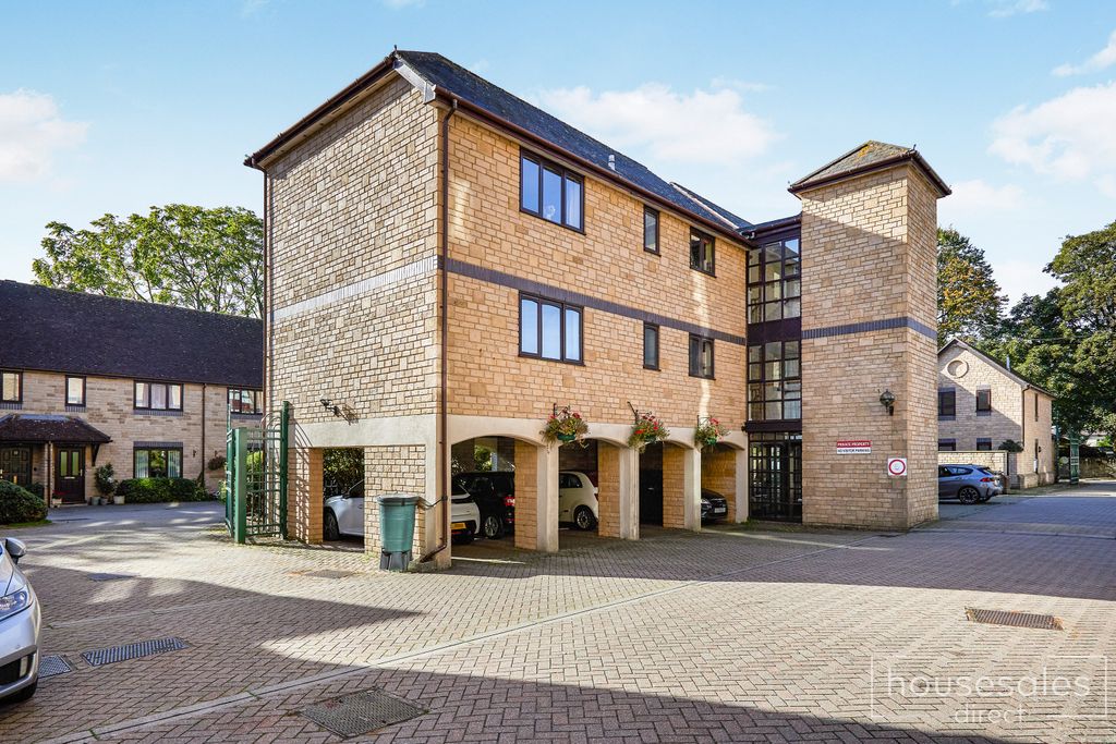 Property photo 1 of 12