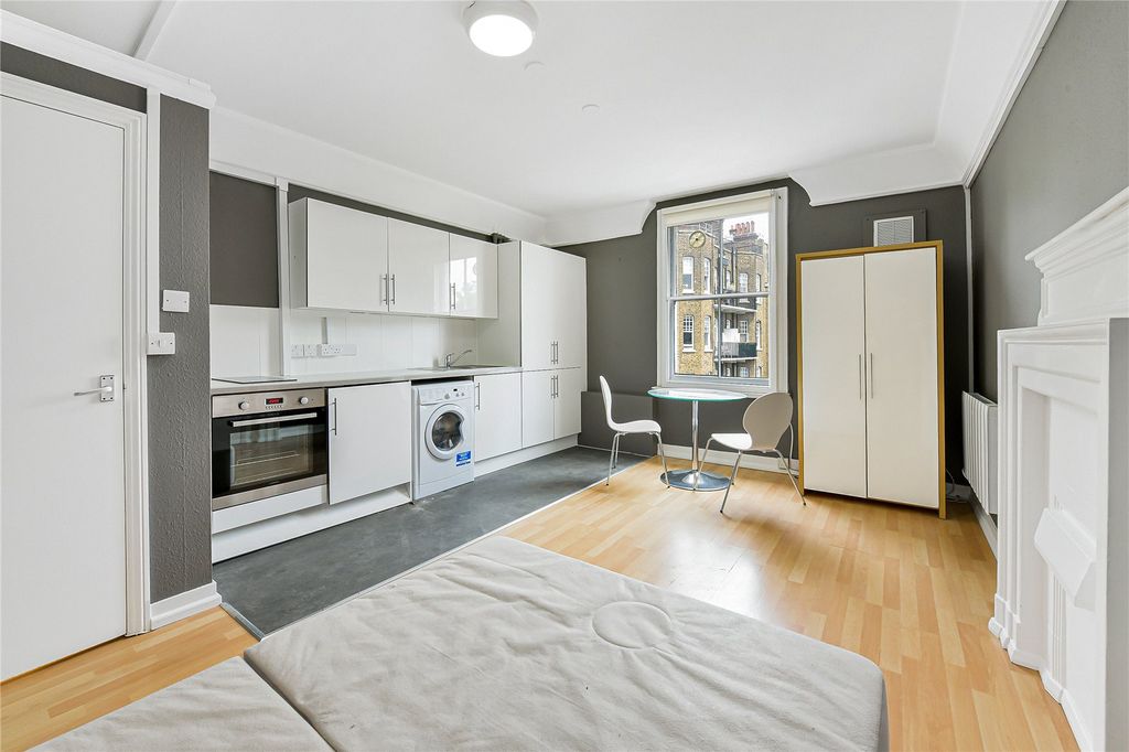 Property photo 2 of 7 Picture No. 12