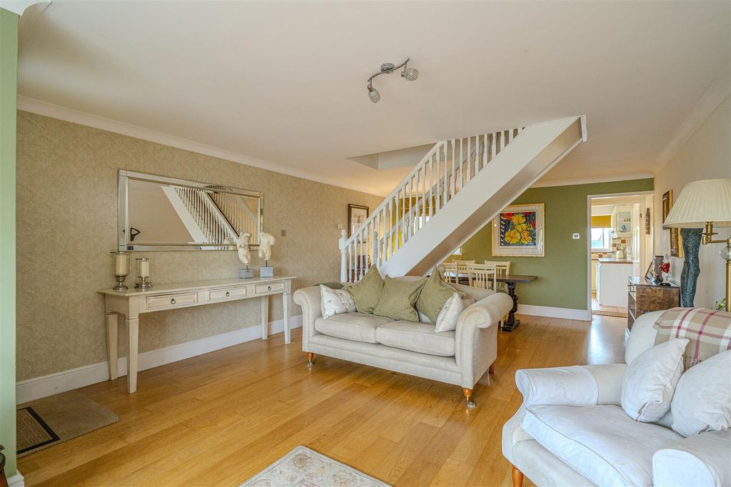 Property photo 3 of 20 1-Chequers-End-1022.Jpg