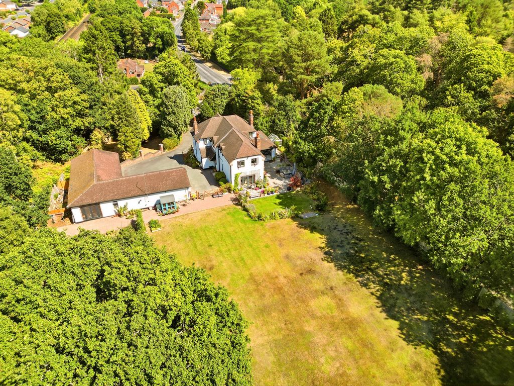 Property photo 2 of 50