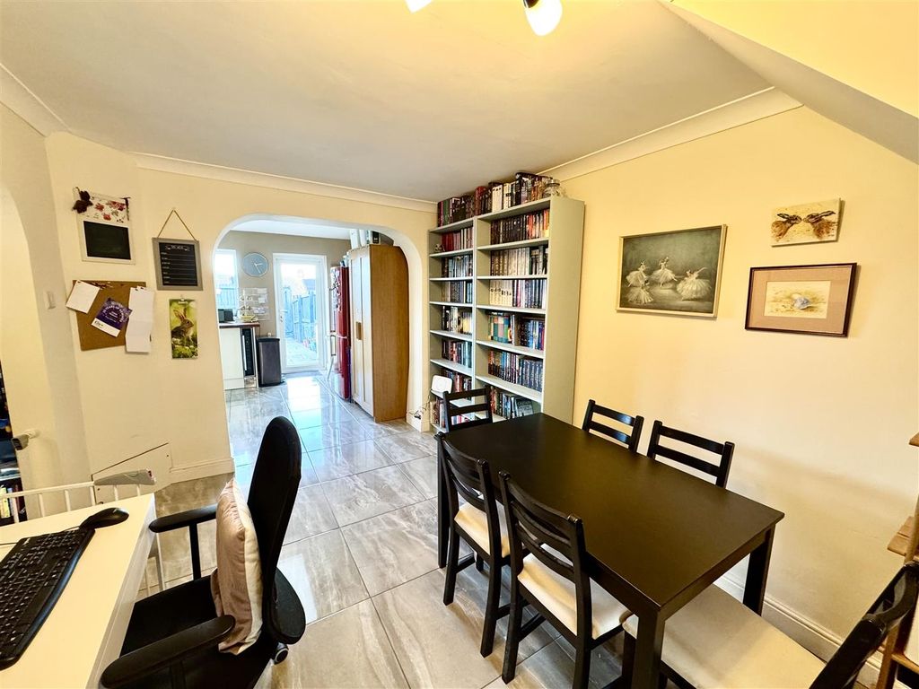 Property photo 2 of 16 Dining Room