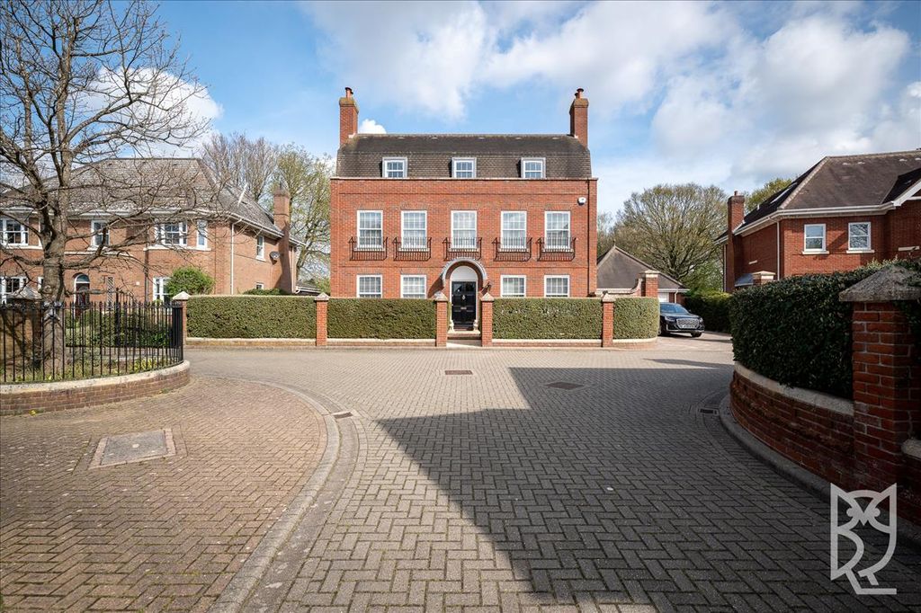 Property photo 2 of 25