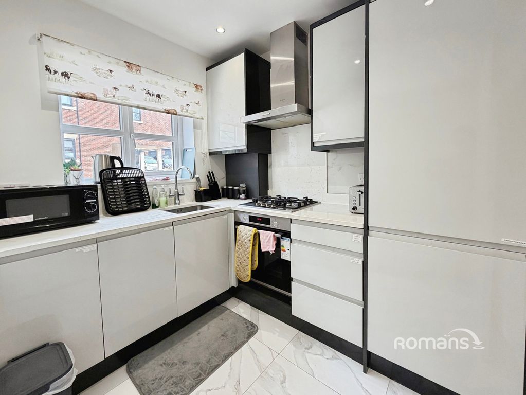 Property photo 2 of 10 Pbox-Img.Jpg