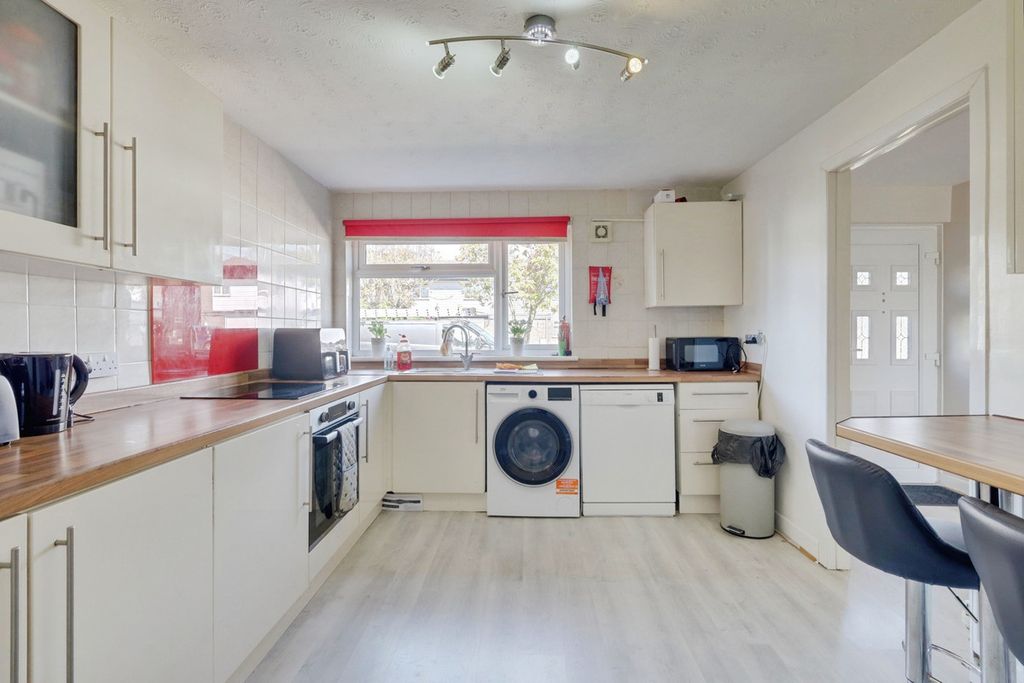 Property photo 2 of 22